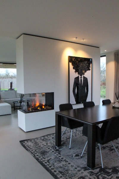 Room divider met haard