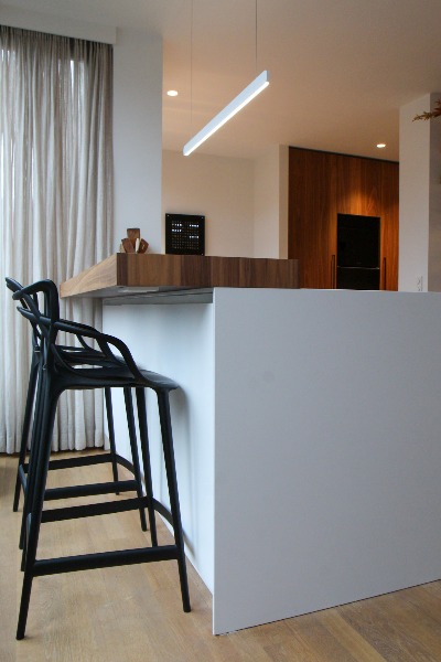 Strakke witte keuken